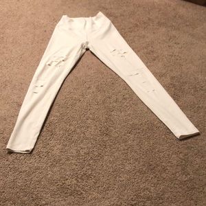 ALO yoga ripped warrior legging creme size M